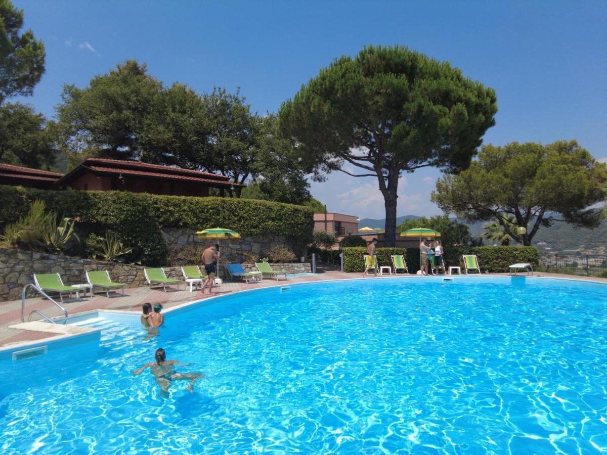 Villaggio Colombo Nuova Gestione Marina dʼMarina dʼAndora Exteriör bild